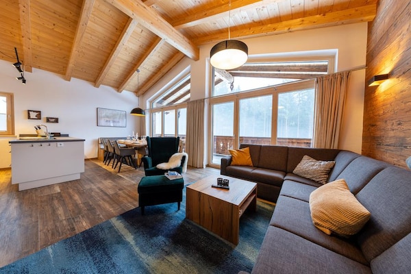 Foto van Chalet in de Oostenrijkse Alpen met toegang tot de skipistes - LivingRoom