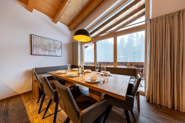 Foto van Chalet in de Oostenrijkse Alpen met toegang tot de skipistes - DiningRoom