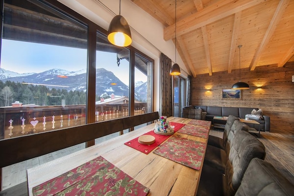 Foto van Alpenchalet met sauna en balkon - Vakantiehuis in Neukirchen - DiningRoom