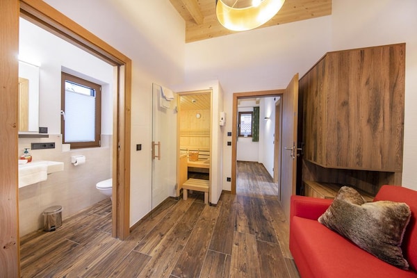 Foto van Alpenchalet met sauna en balkon - Vakantiehuis in Neukirchen - Landing