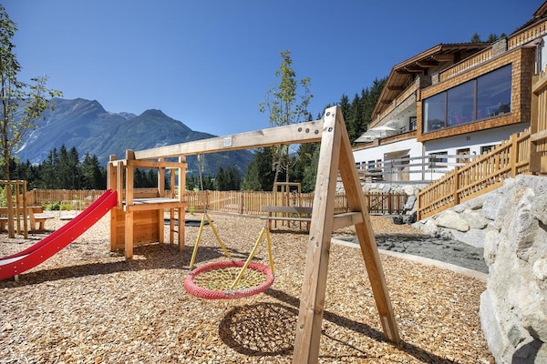 Foto van Alpenchalet met sauna en balkon - Vakantiehuis in Neukirchen - ParkFacilities