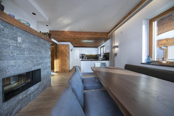 Foto van Alpine Chalet met Ski-In toegang - Vakantiehuis in Neukirchen - DiningRoom