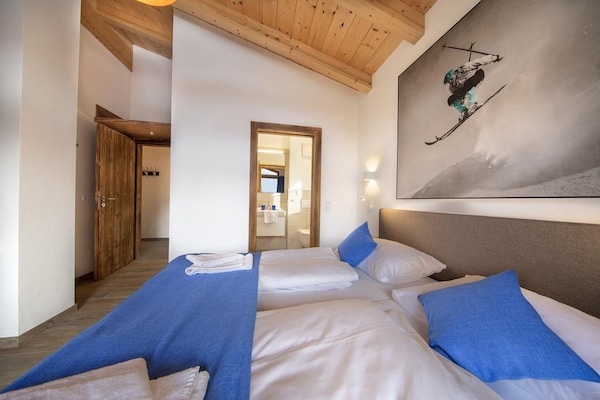 Foto van Alpine Chalet met Ski-In toegang - Vakantiehuis in Neukirchen - BedRoom