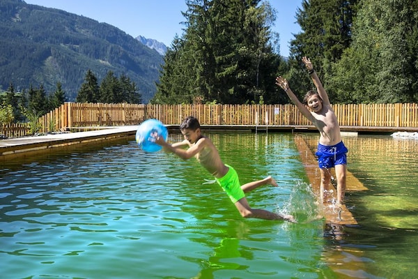 Foto van Chalet Retreat nabij de Kitzbüheler Alpen - Vakantiehuis in Neukirchen - PoolOfHouse