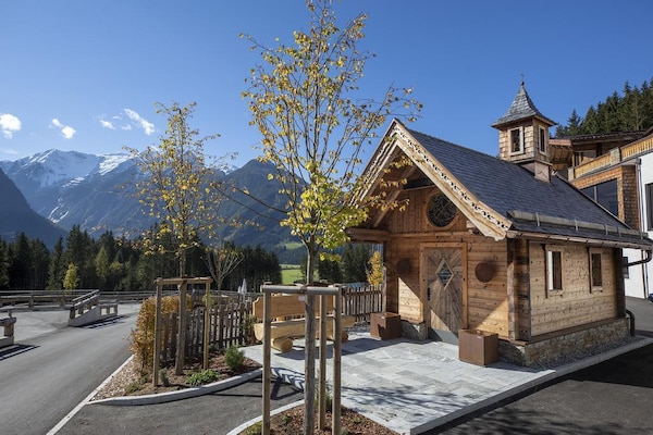 Foto van Chalet Retreat nabij de Kitzbüheler Alpen - Vakantiehuis in Neukirchen - HallReception