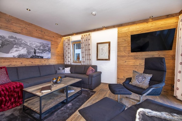 Foto van Chalet Retreat nabij de Kitzbüheler Alpen - Vakantiehuis in Neukirchen - LivingRoom