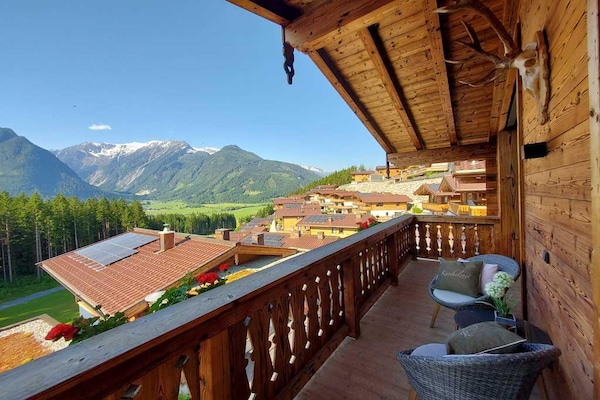 Foto van Chalet Retreat nabij de Kitzbüheler Alpen - Vakantiehuis in Neukirchen - ViewWinter