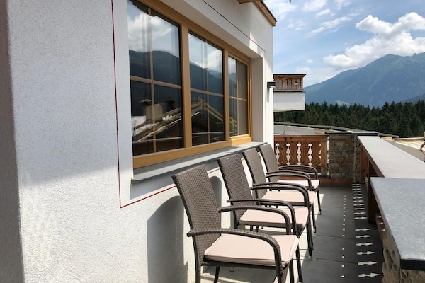 Foto van Chaletverblijf nabij de Krimmler watervallen - Vakantiehuis in Neukirchen - TerraceBalcony