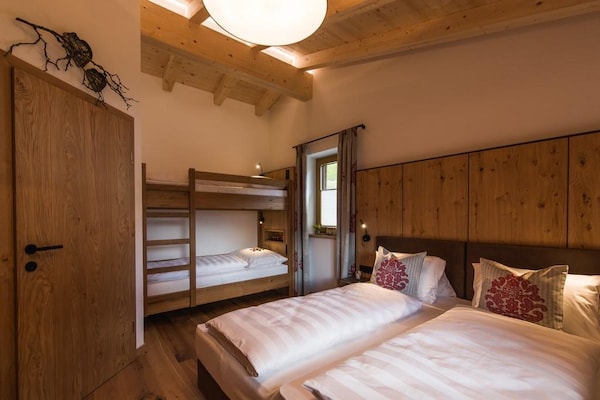 Foto van Chalet met sauna en natuurzwembad - Vakantiehuis in Neukirchen - BedRoom