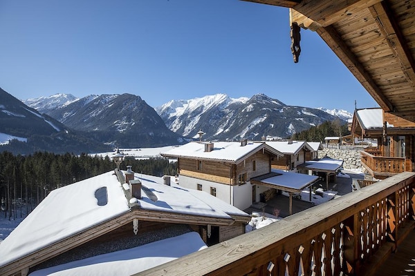 Foto van Chalet met sauna en natuurzwembad - Vakantiehuis in Neukirchen - ViewWinter