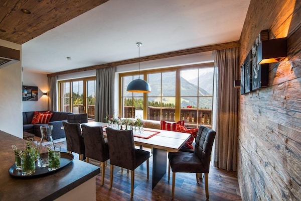 Foto van Chalet met sauna en natuurzwembad - Vakantiehuis in Neukirchen - DiningRoom