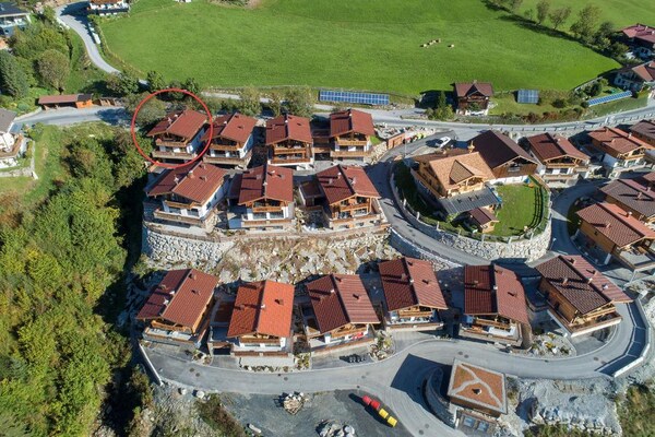 Foto van Chalet mit Gemeinschaftspool - Vakantiehuis in Neukirchen - AreaSummer1KM