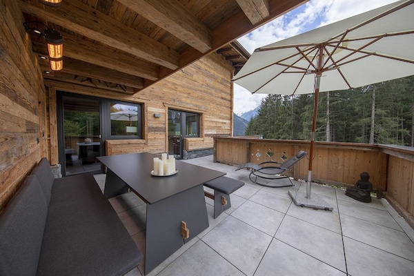 Foto van Chalet in Neukirchen bij Skilift - Vakantiehuis in Neukirchen - TerraceBalcony