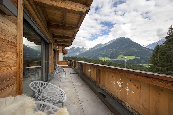 Foto van Chalet in Neukirchen bij Skilift - Vakantiehuis in Neukirchen - TerraceBalcony