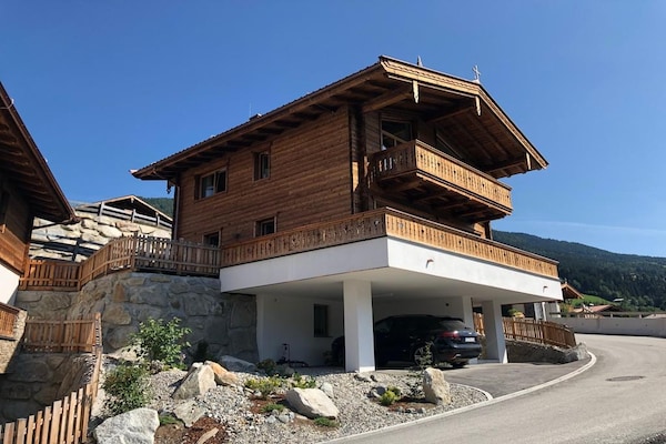 Foto van Chalet in Neukirchen bij Skilift & Sauna - Vakantiehuis in Neukirchen - ExteriorSummer