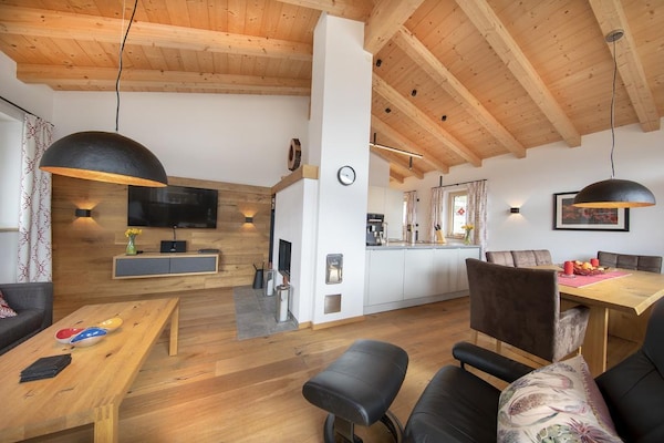 Foto van Wellnesschalet nabij Wildkogel - Vakantiehuis in Neukirchen - LivingRoom