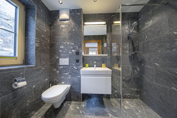 Foto van Wellnesschalet nabij Wildkogel - Vakantiehuis in Neukirchen - BathRoom