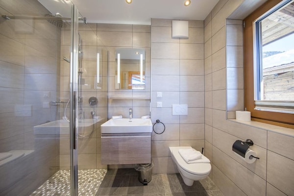 Foto van Familieverblijf in Neukirchen met sauna - Vakantiehuis in Neukirchen - BathRoom