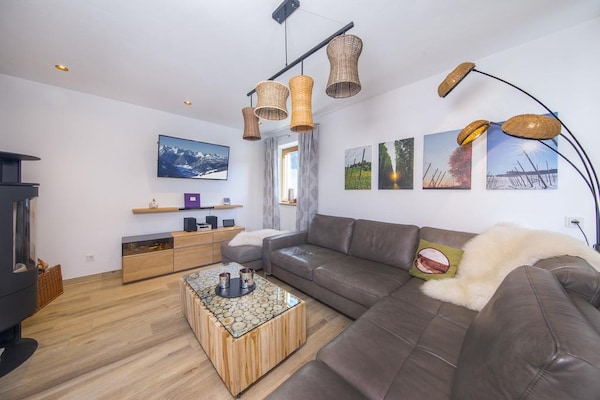 Foto van Familieverblijf in Neukirchen met sauna - Vakantiehuis in Neukirchen - LivingRoom