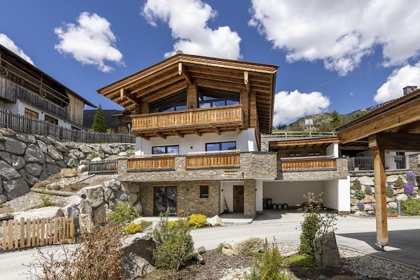 Foto van Chalet met sauna vlakbij de skibus - Vakantiehuis in Neukirchen - ExteriorSummer