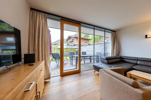 Foto van Modern Neukirchen appartement voor 8 personen - Vakantiehuis in Neukirchen am Großvenediger - LivingRoom