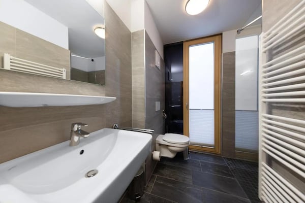 Foto van Modern Neukirchen appartement voor 8 personen - Vakantiehuis in Neukirchen am Großvenediger - BathRoom