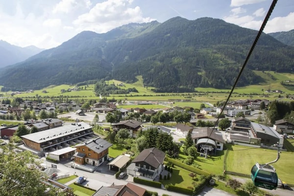 Foto van Modern Neukirchen appartement voor 8 personen - Vakantiehuis in Neukirchen am Großvenediger - AreaSummer5KM