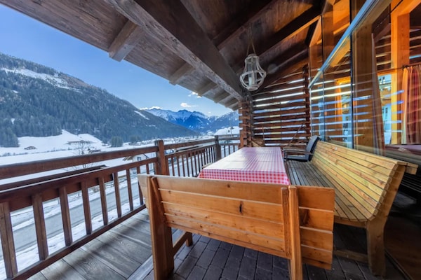 Foto van Landelijk chalet in een vakantiedorp - Vakantiehuis in Wald-Königsleiten - TerraceBalcony