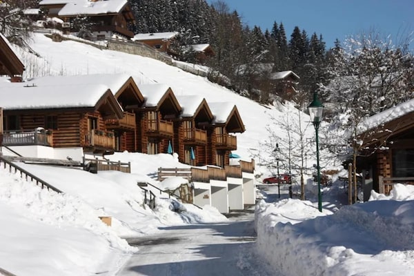 Foto van Schilderachtig Alpenchalet in Wald im Pinzgau - Vakantiehuis in Wald-Königsleiten - ExteriorWinter