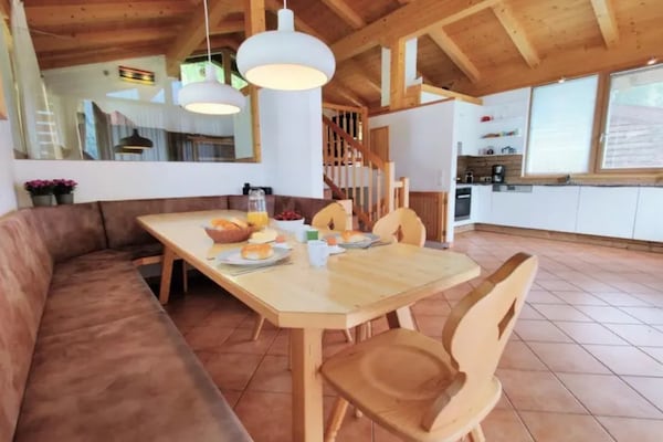 Foto van Vrijstaande alpenchalet met sauna - Vakantiehuis in Wald-Königsleiten - DiningRoom