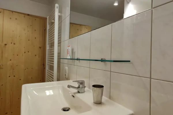 Foto van Vrijstaande alpenchalet met sauna - Vakantiehuis in Wald-Königsleiten - BathRoom