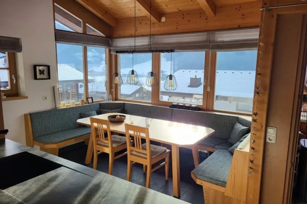 Foto van Oostenrijkse bergchalet-retraite - Vakantiehuis in Wald-Königsleiten - DiningRoom