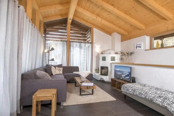 Foto van Oostenrijkse bergchalet-retraite - Vakantiehuis in Wald-Königsleiten - LivingRoom