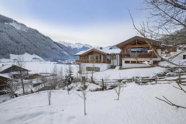 Foto van Familieskichalet met uitzicht - Vakantiehuis in Wald-Königsleiten - ExteriorWinter