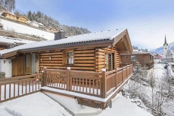 Foto van Familieskichalet met uitzicht - Vakantiehuis in Wald-Königsleiten - ExteriorWinter