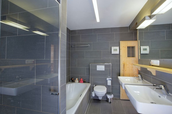 Foto van Chalet in Wald bij Zillertal Arena - Vakantiehuis in Wald-Königsleiten - BathRoom