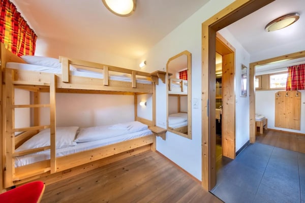 Foto van Schoneben Mountain Family Retreat - Vakantiehuis in Wald-Königsleiten - BedRoom