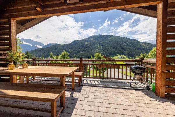 Foto van Schoneben Mountain Family Retreat - Vakantiehuis in Wald-Königsleiten - TerraceBalcony