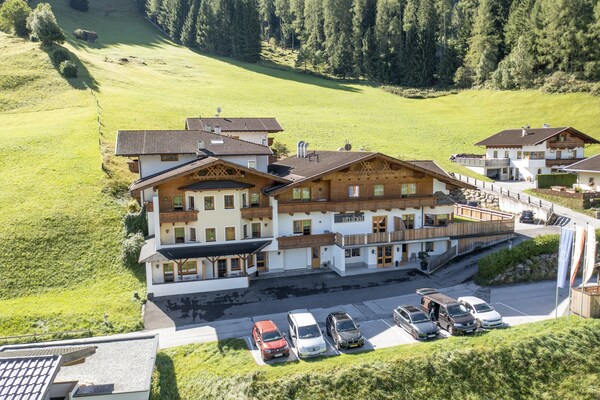 Foto van Appartement in Stubaital bij Skilift - Vakantiehuis in Neustift im Stubaital - ExteriorSummer