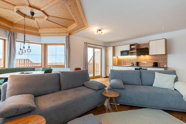 Foto van Appartement in Stubai bij Skilift - Vakantiehuis in Neustift im Stubaital - LivingRoom