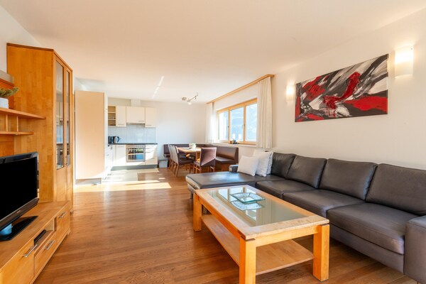 Foto van Appartement in Fügen bij Spieljoch Ski - Vakantiehuis in Fügen - LivingRoom