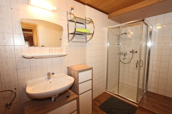 Foto van Appartement in Kaltenbach bij Skilift - Vakantiehuis in Kaltenbach - BathRoom