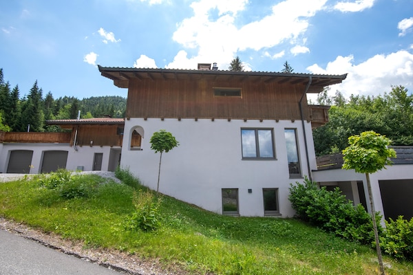 Foto van Exclusief Alpenchalet in Niederau - Vakantiehuis in Wildschönau-Niederau - ExteriorSummer