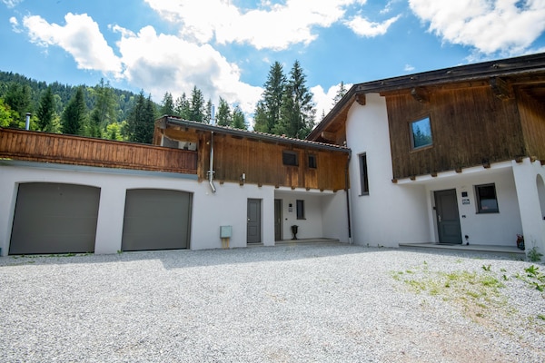 Foto van Exclusief Alpenchalet in Niederau - Vakantiehuis in Wildschönau-Niederau - ExteriorSummer