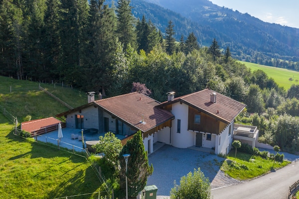 Foto van Exclusief Alpenchalet in Niederau - Vakantiehuis in Wildschönau-Niederau - ExteriorSummer