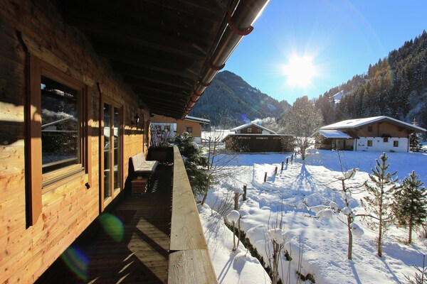 Foto van Chalet in Kirchberg bij Skigondel - Vakantiehuis in Aschau bei Kirchberg - TerraceBalcony