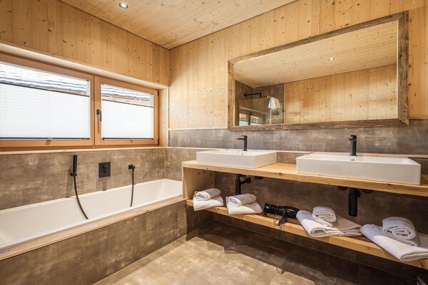 Foto van Luxe chalet in Bichlbach - Vakantiehuis in Bichlbach - BathRoom