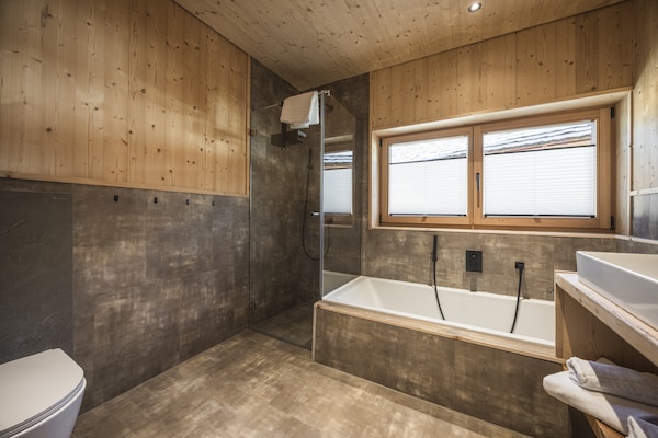 Foto van Luxe chalet in Bichlbach - Vakantiehuis in Bichlbach - BathRoom