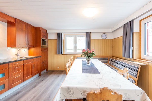 Foto van Appartement bij Skilift Sankt Gallenkirch - Vakantiehuis in Sankt Gallenkirch - DiningRoom