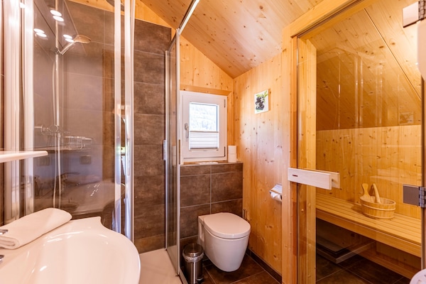 Foto van Luxe chalet met bubbelbad - Vakantiehuis in Sankt Georgen am Kresichberg - BathRoom